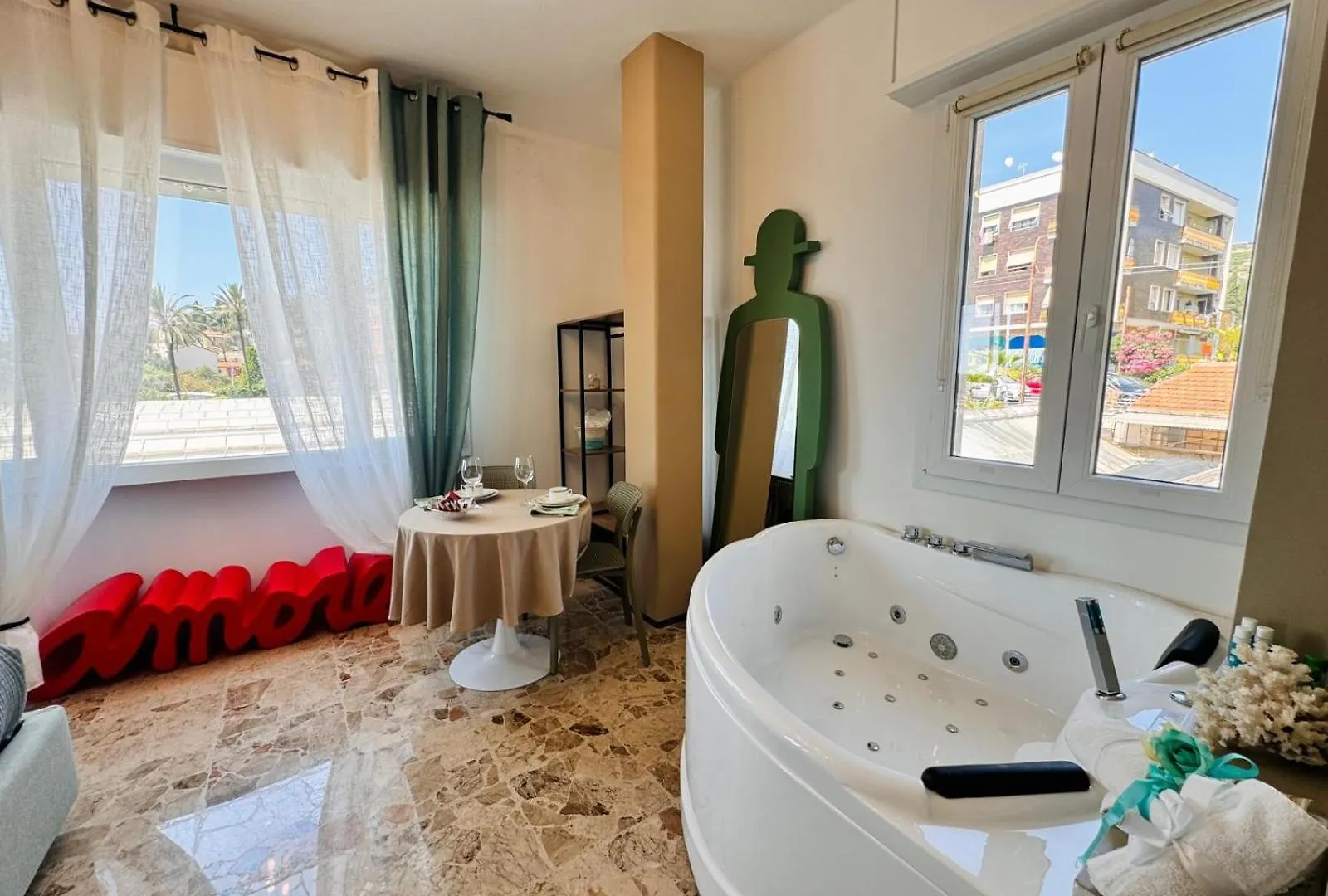 New Seaside Suite Amore Bordighera 0*,